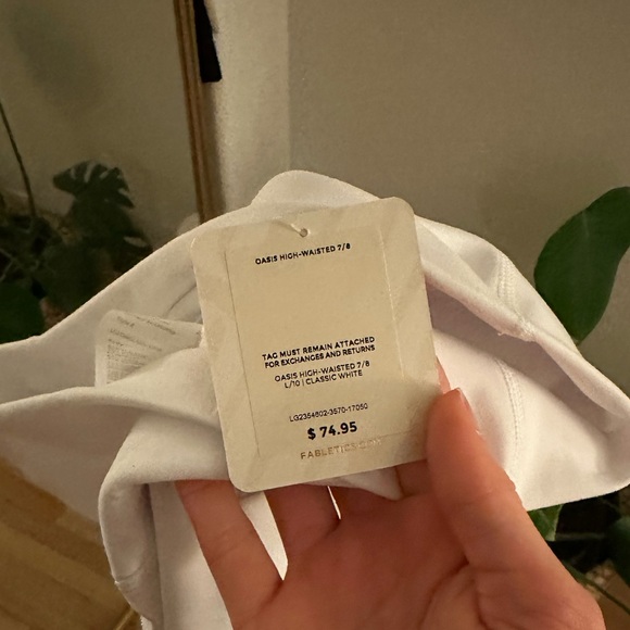 NWT High-Waisted Fabletics Leggings - Picture 3 of 3